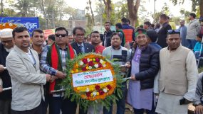 সিলেট অনলাইন প্রেসক্লাবের পক্ষ থেকে শহীদ মিনার প্রাঙ্গনে শ্রদ্ধা নিবেদন