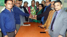 মতবিনিময় সভায় ভারতীয় পত্রিকার সম্পাদক অনিতা সিনহা