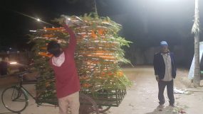 প্রহরী আফতাব উদ্দিনকে ম্যানেজ করে শ্রদ্ধাঞ্জলি চুরি