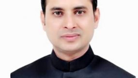 গোলাপগঞ্জে পাপলু ফাউন্ডেশনের পক্ষ থেকে দুই হাজার মানুষকে অর্থ ও খাদ্য সহায়তার দেওয়া হচ্ছে