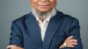 শপথ নিচ্ছেন আরিফুল হক চৌধুরী নির্বাচনী এলাকাবাসীর প্রতি কৃতজ্ঞতা  