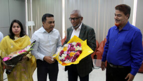 ম্যানচেস্টার ফ্লাইট বাতিল হবে না, হজ্জ যাত্রিদের যাতায়াতের জন্য সাময়িক স্থগিত করা হয়েছে সিলেট সফর কালে মন্ত্রী আরিফুল হক চৌধুরী