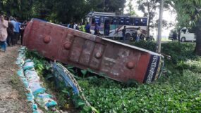 সিলেট-সুনামগঞ্জ মহাসড়কে বাস–সিএনজি মুখোমুখি সংঘর্ষে নিহত ২