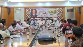 বিশিষ্ট সাংবাদিক আবু তাহেরের সম্মানে সিলেট জেলা পরিষদে চা-চক্র
