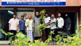 ১২নং ওয়ার্ডে জলবায়ু পরিবর্তনের প্রভাব মোকাবিলায় ফলজ, বনজ ও ঔষধি গাছের চারা বিতরণ