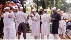 হাজারো মানুষের উপস্থিতিতে রুম্মান গুলজারের জানাজা ও দাফন সম্পন্ন : মন্ত্রী আরিফুল হক চৌধুরীর শোক