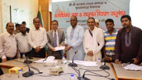 রথযাত্রা উপলক্ষে অনুদান বিতরণ অনুষ্ঠানে সিসিক প্রশাসক