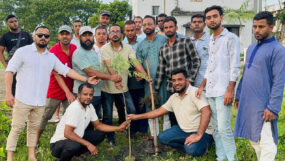 ৪৬তম প্রতিষ্ঠাবার্ষিকীতে দক্ষিণ সুরমা উপজেলা স্বেচ্ছাসেবক দলের বৃক্ষরোপন কর্মসূচি