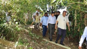 ৩৩ নম্বর ওয়ার্ডে ছড়া পরিদর্শনকালে সিসিক প্রশাসক