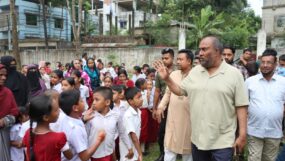 ১৮ ও ৩২ নম্বর ওয়ার্ড পরিদর্শনকালে সিসিক প্রশাসক