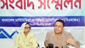 পাল্টা সংবাদ সম্মেলন; ‘মায়ের অধিকার ও হাইকোর্টের স্থগিতাদেশ অমান্য করে অপপ্রচার চালানো হচ্ছে’
