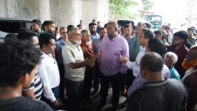 কদমতলীতে ব্যবসায়ীদের সতর্ক করলেন সিসিক প্রশাসক