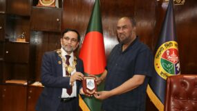 সিসিক প্রশাসকের সঙ্গে টাওয়ার হ্যামলেটস কাউন্সিল স্পিকার মুস্তাক আহমদের সাক্ষাৎ